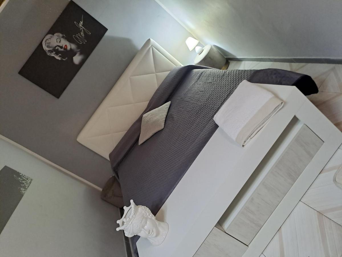 Apartamento Casa Vacanze La Rocca 2 Palermo Exterior foto